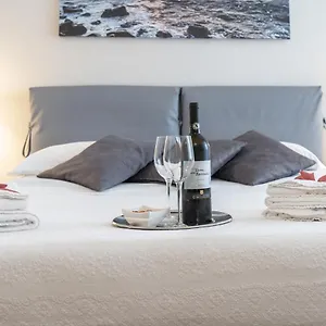 Il Leone Blu Bed & Breakfast Aeroporto di Catania Fontana Rossa